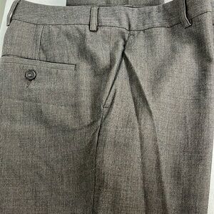 Mexx Dress pants charcoal in colour, waist 32”, Inseam31”. Wool/Poly Blend EUC